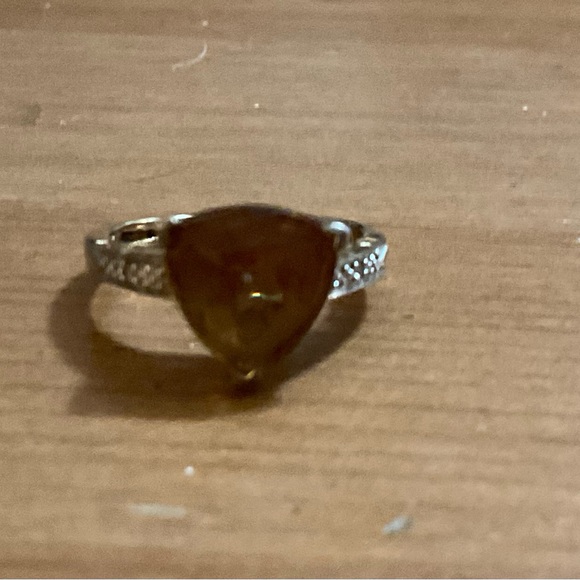 Yellow Tourmaline and diamond cut woman’s size 6 sterling silver vintage ring. - Picture 2 of 9
